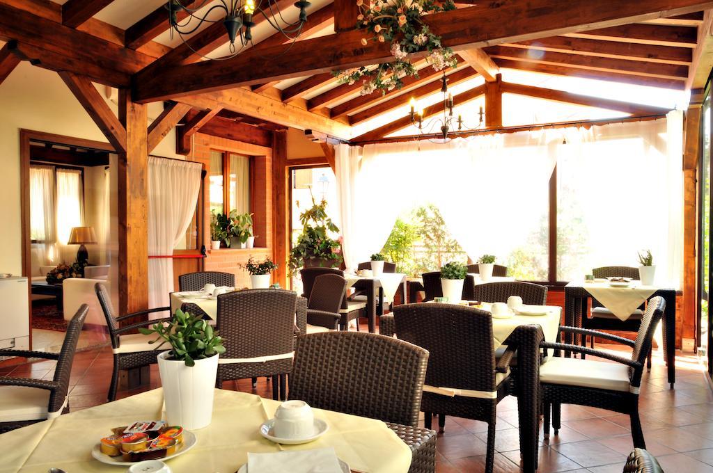 Hotel Ferro Di Cavallo Pavullo nel Frignano Kültér fotó